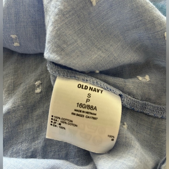 Old Navy Light Blue quarter length sleeve blouse - Picture 6 of 6